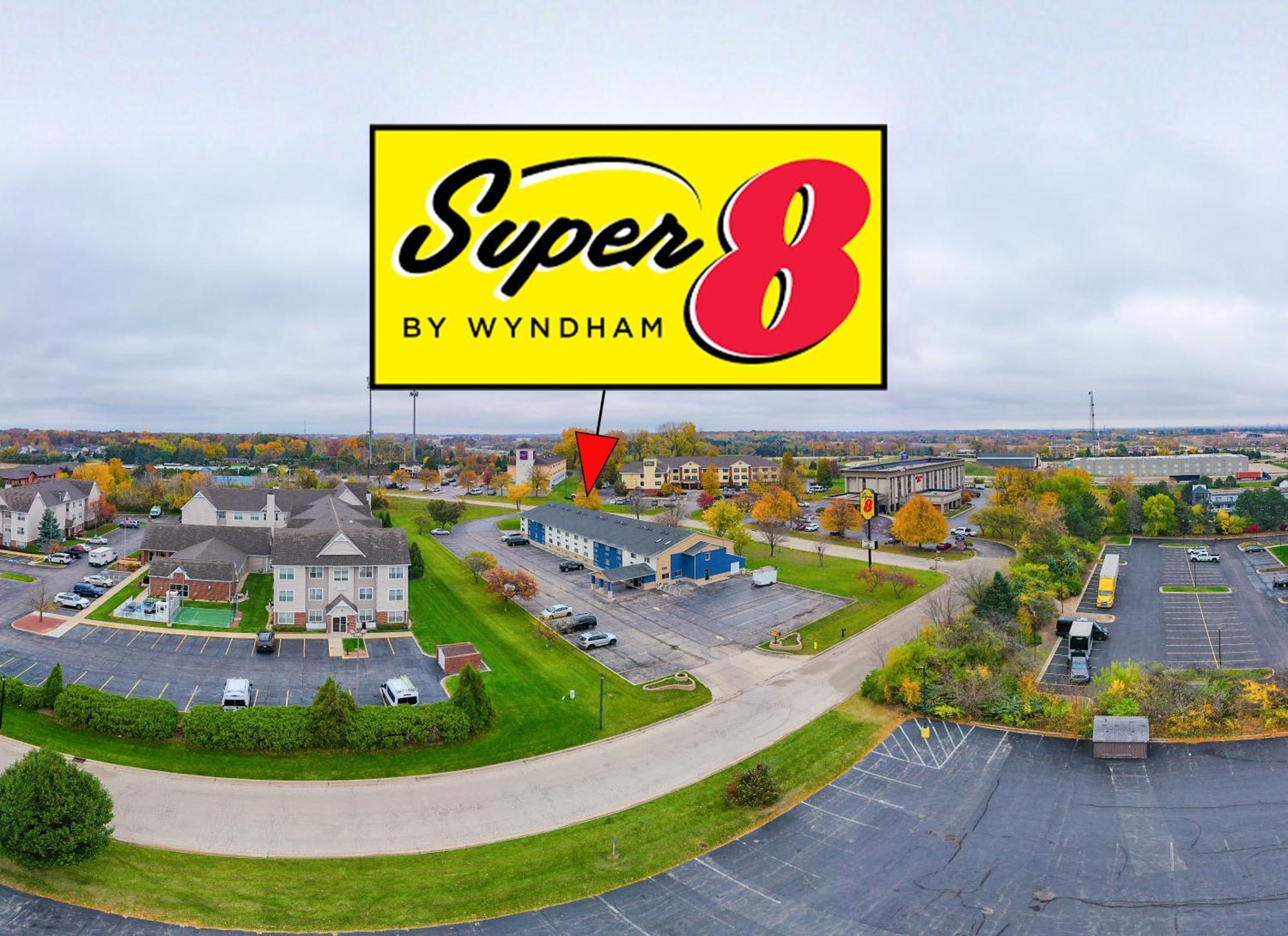 Super 8 By Wyndham Rockford I-90 Casino District Hotel Exterior foto